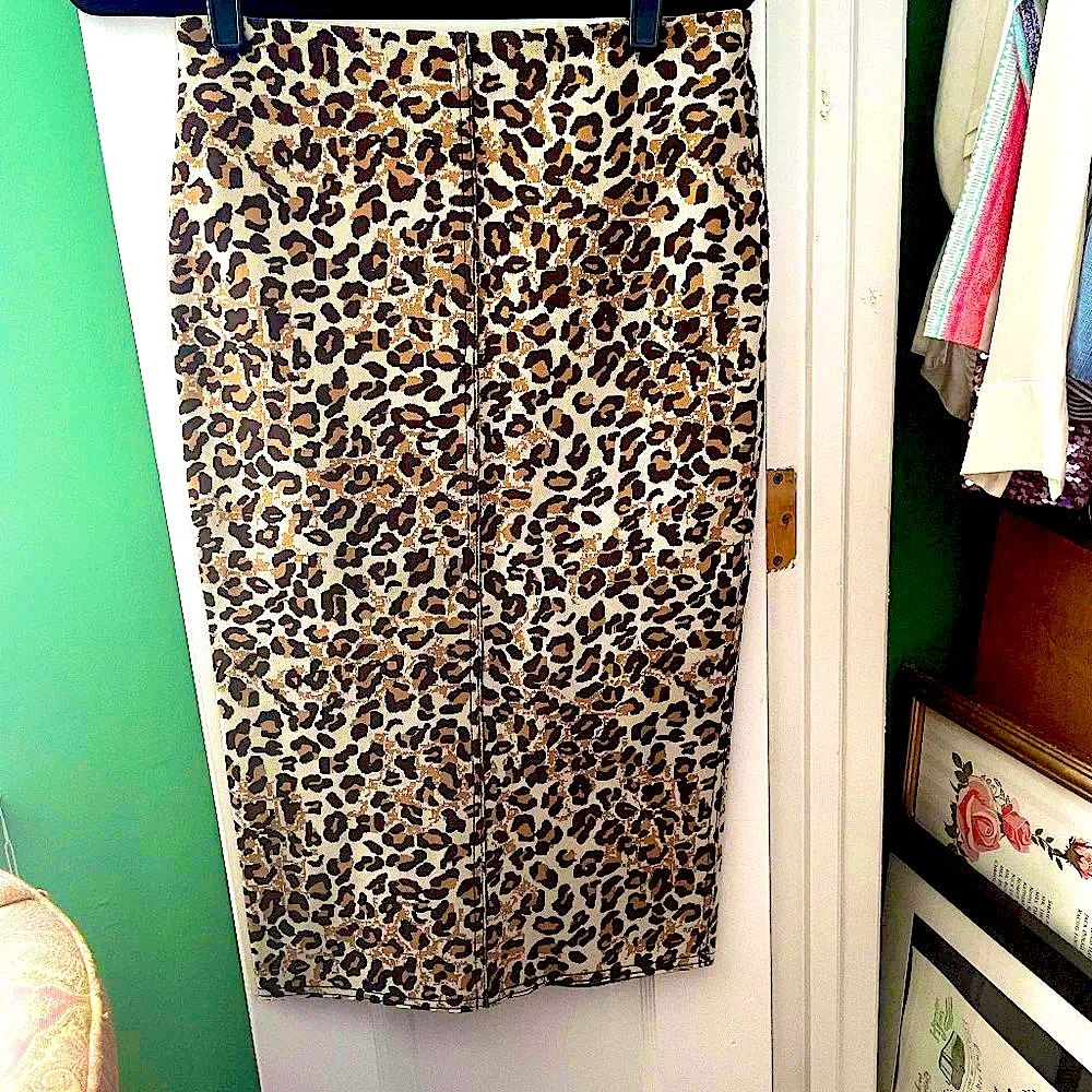 NWOT ST JOHN Collection Leopard Pencil Skirt Sz 2